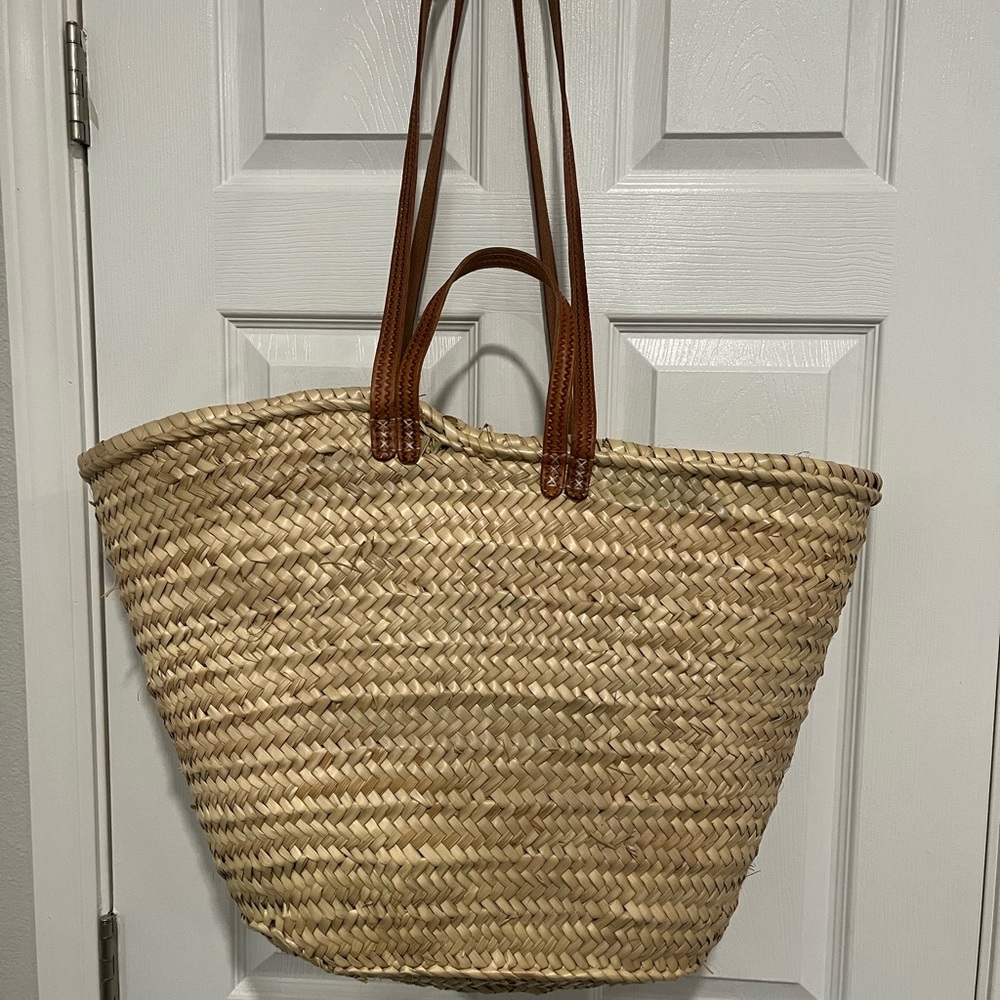 gently used, large perfect for beach/ picnics/ vacation